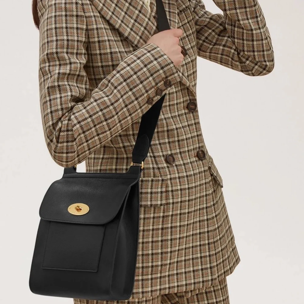 Mulberry 'Anthony' Small Classic Grain Black Messenger Bag  - MSRP $750 - BNIB